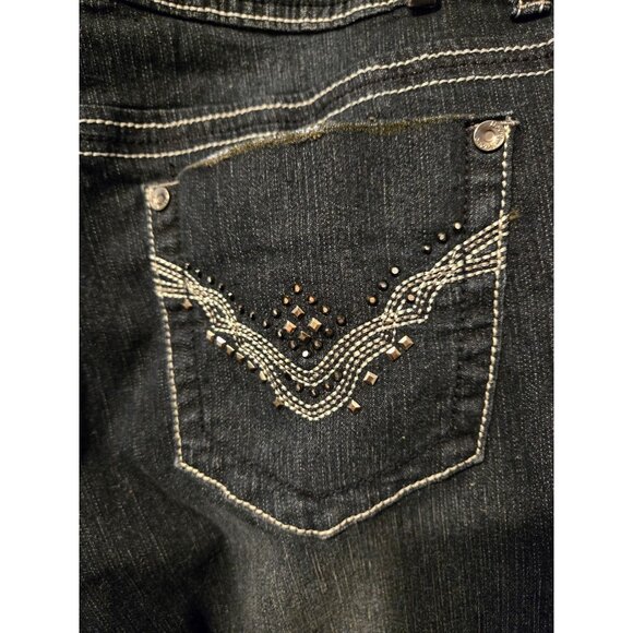 Almost Famous Jeans 18 - Picture 4 of 6